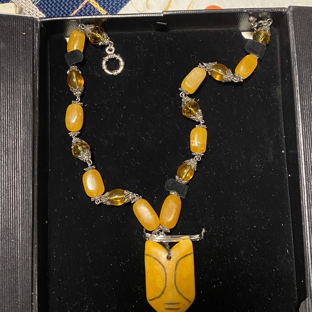 Vintage Yellow Beaded Necklace Pendant - Picture 8 of 9